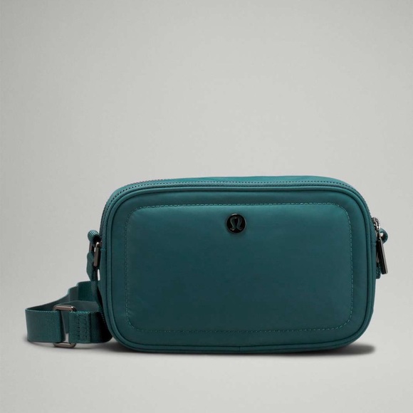 Lululemon Teal (Jasper) Crossbody Camera Bag - Picture 1 of 4